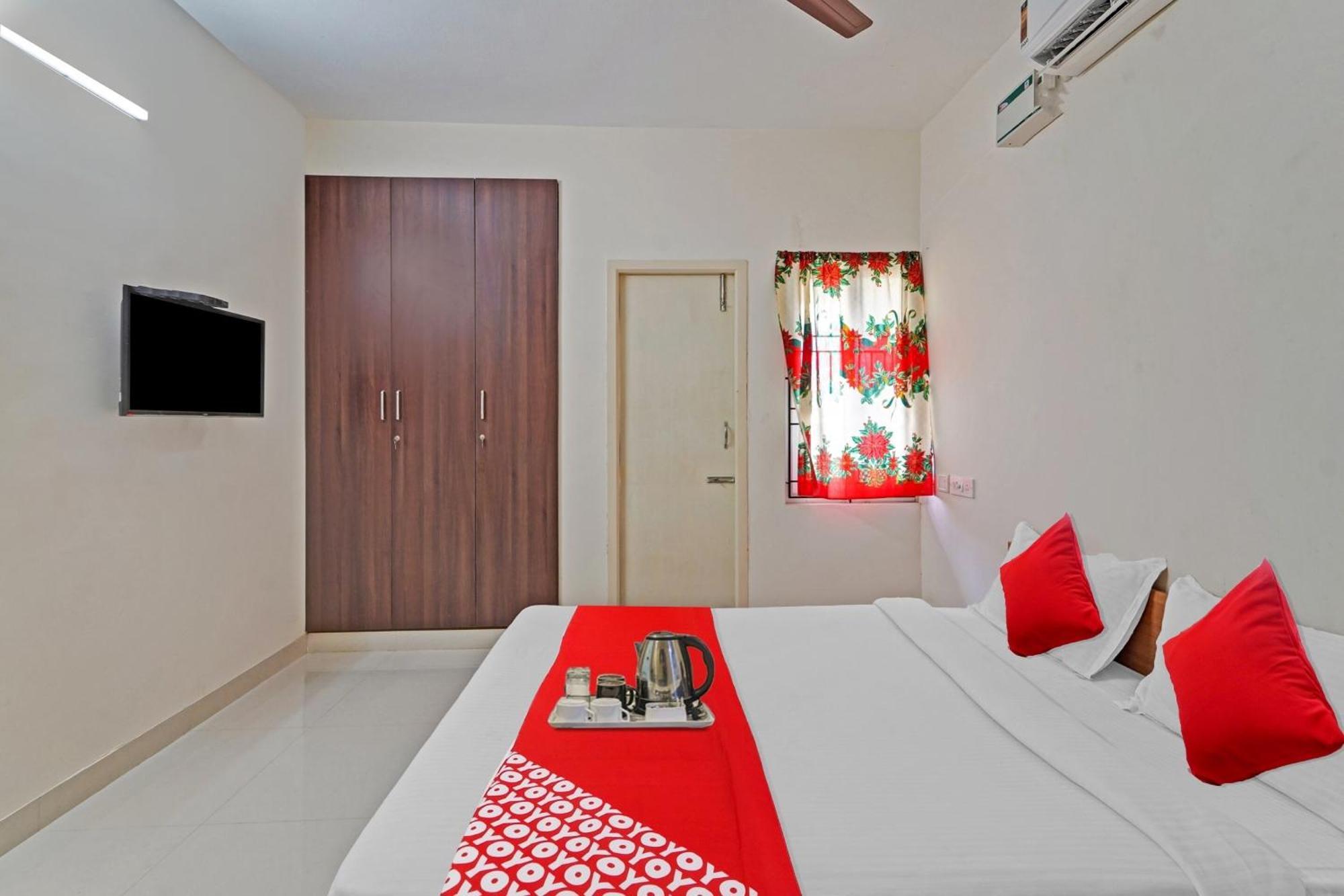 Hotel O J2 Service Apartment Gūduvāncheri エクステリア 写真