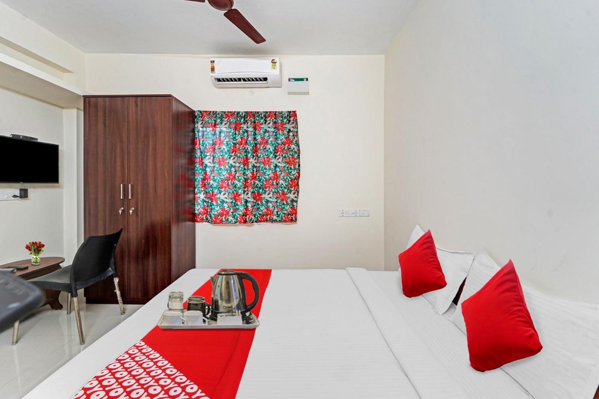 Hotel O J2 Service Apartment Gūduvāncheri エクステリア 写真
